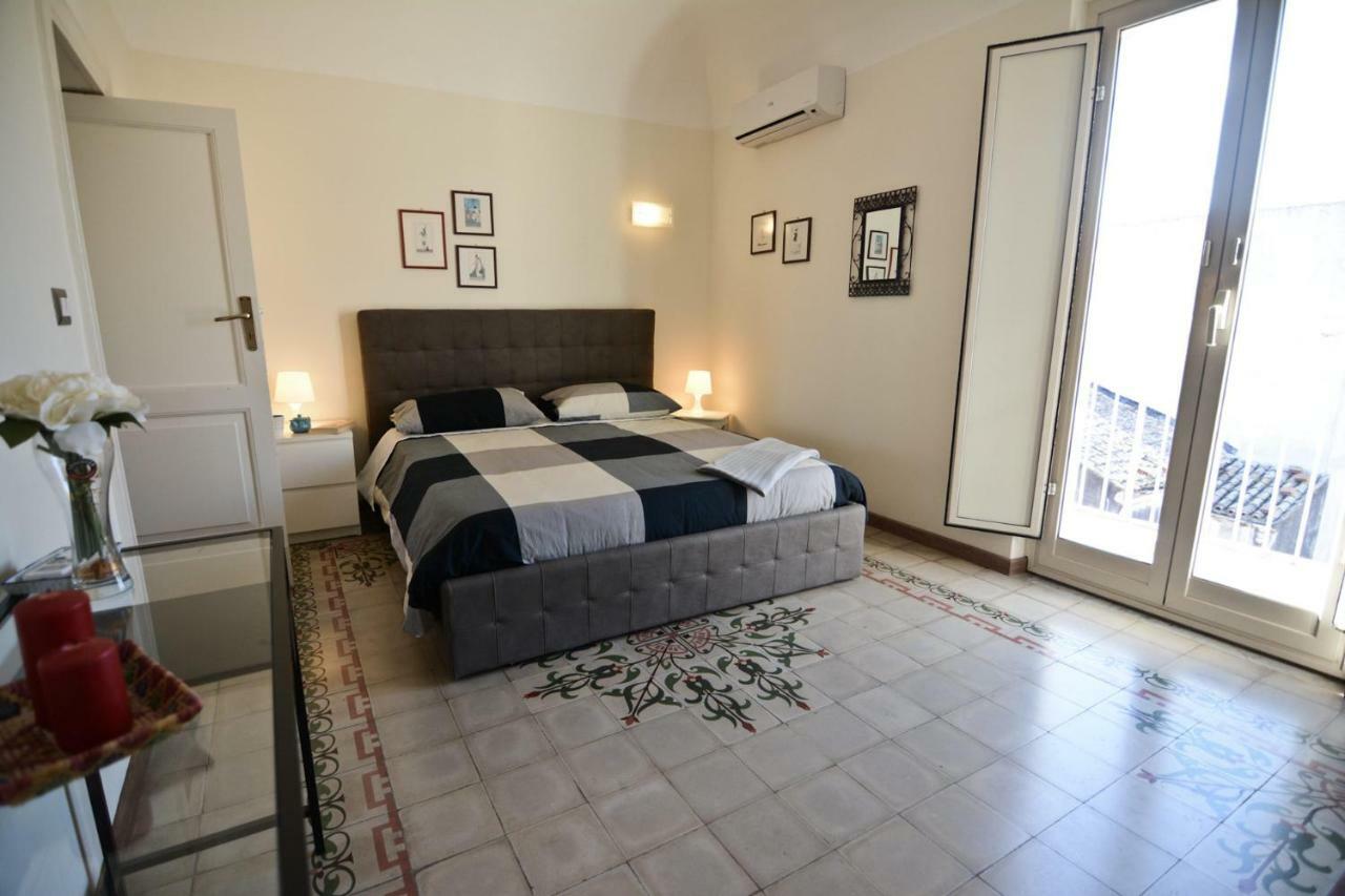 Attico Agora - Elegante Duplex Nel Cuore Di Catania Exterior photo